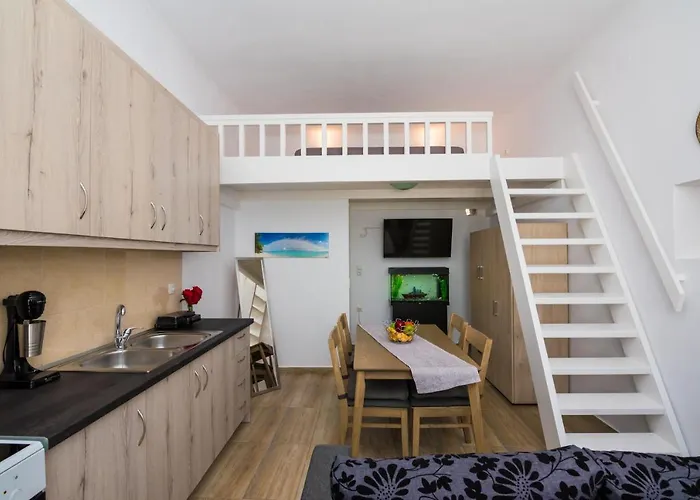 Apart Otel Sunny - Triovasalos