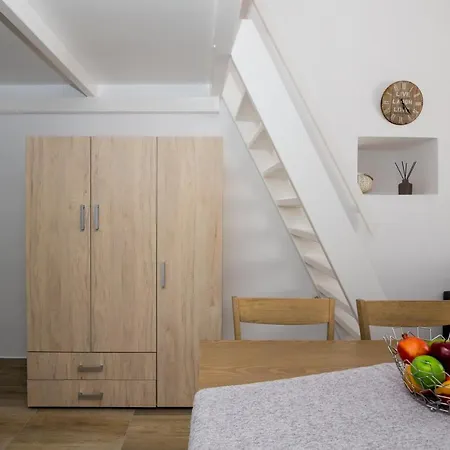 Sunny - Triovasalos Pollonia