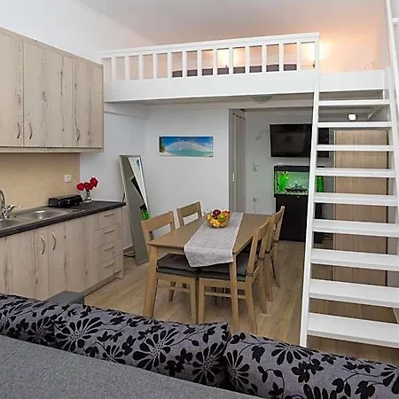 Apart Otel Sunny - Triovasalos
